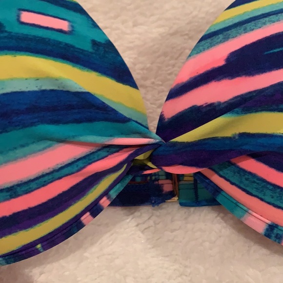 Xhilaration multi-colored bikini top - Picture 4 of 10